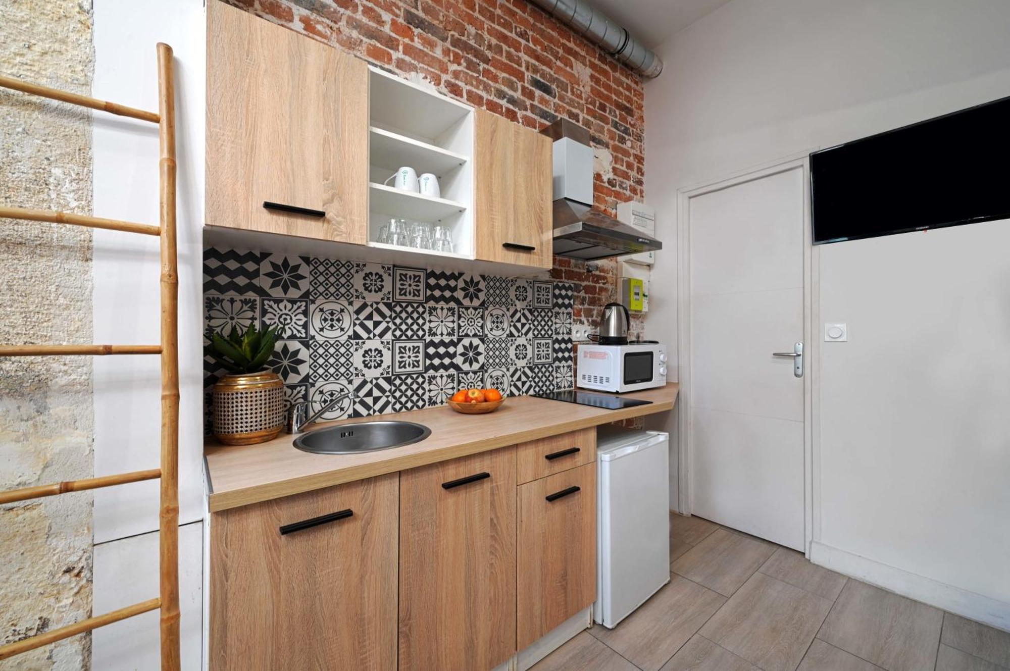2 Bed Modern Fully Furnish Flat,Close To Buttes Chaumon Park Leilighet Paris Eksteriør bilde